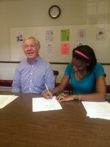 Covenant Signing by Manantial de Gracia and First Church of Christ UCC Council Leaders